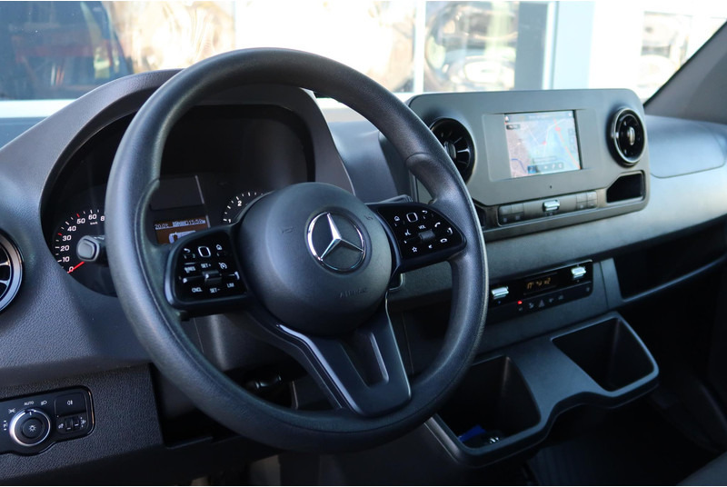Mercedes-Benz Sprinter 519 3.0 CDI L2H2 V6 AUT/ CAMERA/ 2X DEUR/ 1EIG/ CRUISE/ CLIMA/ TREKHAAK - Furgon: slika 2 Mercedes-Benz Sprinter 519 3.0 CDI L2H2 V6 AUT/ CAMERA/ 2X DEUR/ 1EIG/ CRUISE/ CLIMA/ TREKHAAK - Furgon: slika 2