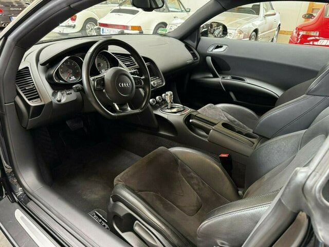 AUDI R8 4.2 FSI V8 quattro Coupé makellos!... - Avtomobil: slika 5 AUDI R8 4.2 FSI V8 quattro Coupé makellos!... - Avtomobil: slika 5