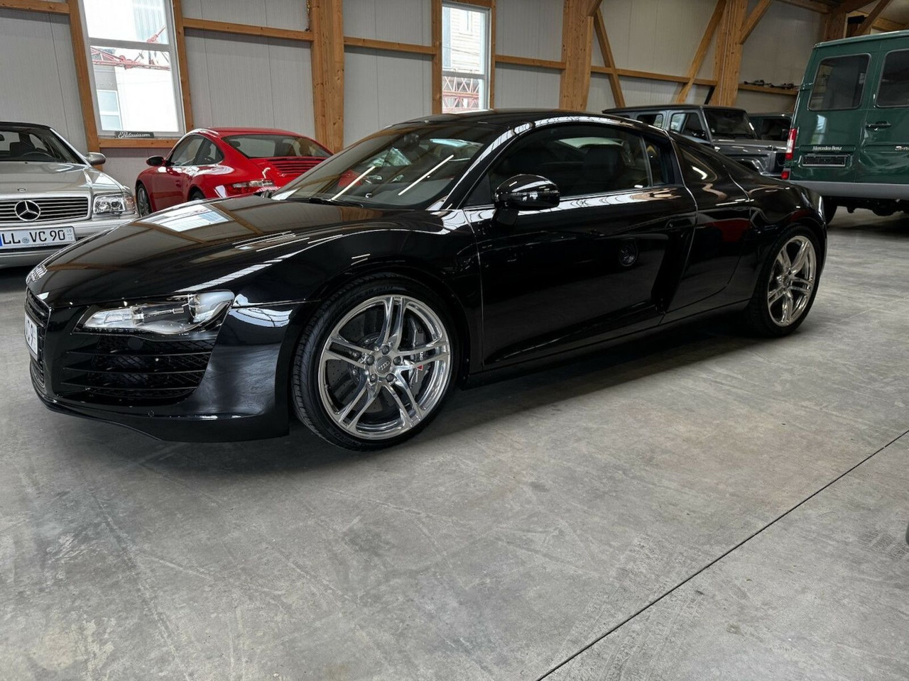Audi R8 4.2 FSI V8 quattro Coupé - Avtomobil: slika 2 Audi R8 4.2 FSI V8 quattro Coupé - Avtomobil: slika 2