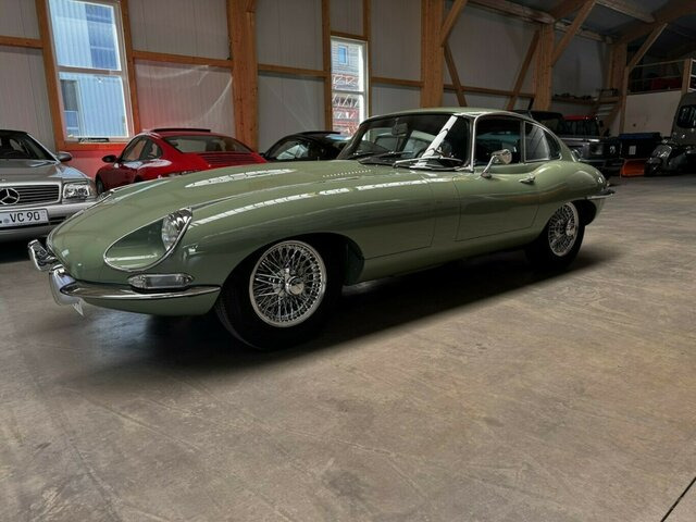 JAGUAR E-Type 4.2 Litre Series 1.5 FHC makellos!... - Avtomobil: slika 4 JAGUAR E-Type 4.2 Litre Series 1.5 FHC makellos!... - Avtomobil: slika 4