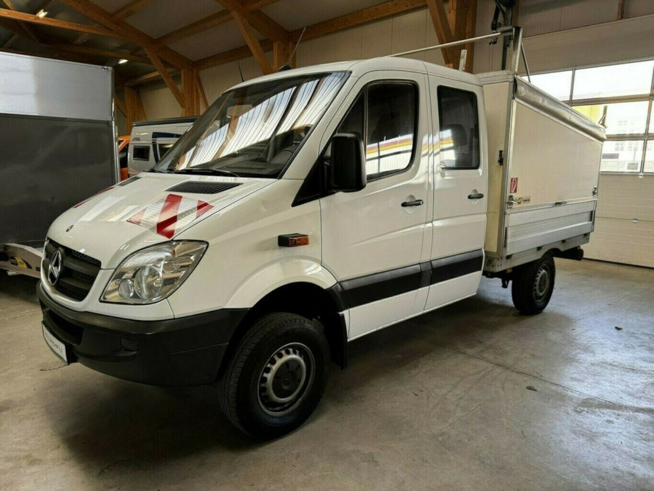 Mercedes-Benz Sprinter 316 CDI Doka 4x4 Untersetzung - Dostavno vozilo s kesonom, Dostavno vozilo z dvojno kabino: slika 1 Mercedes-Benz Sprinter 316 CDI Doka 4x4 Untersetzung - Dostavno vozilo s kesonom, Dostavno vozilo z dvojno kabino: slika 1