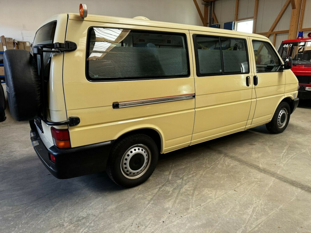 Volkswagen T4 2.5 TDI Syncro 4x4 lang 1. Hand! - Potniški kombi: slika 5 Volkswagen T4 2.5 TDI Syncro 4x4 lang 1. Hand! - Potniški kombi: slika 5