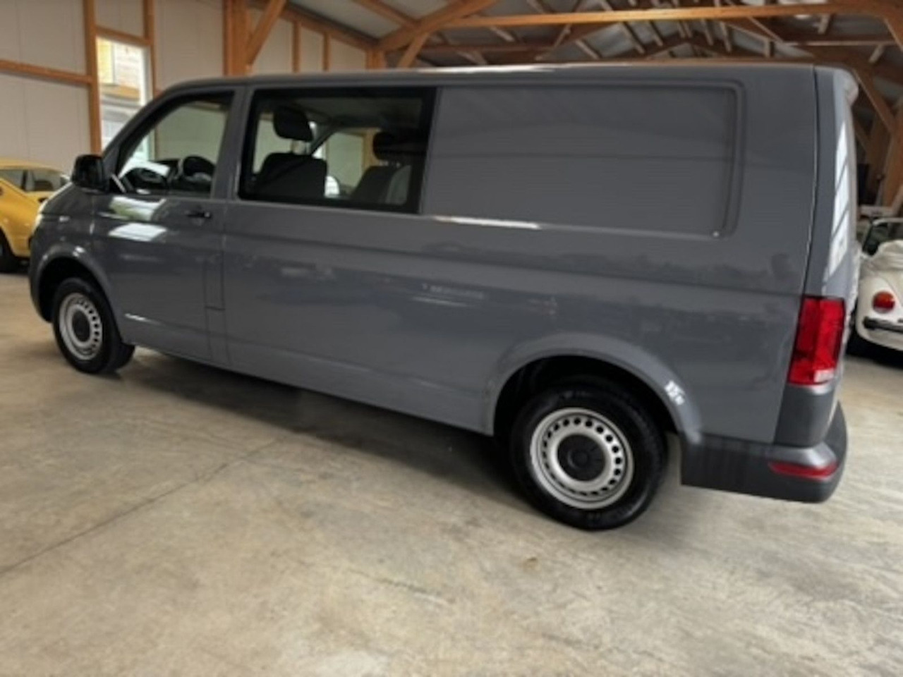 Volkswagen T6.1 lang 5-Sitzer 2.0 TDI 4Motion LKW - Mali kombi: slika 2 Volkswagen T6.1 lang 5-Sitzer 2.0 TDI 4Motion LKW - Mali kombi: slika 2
