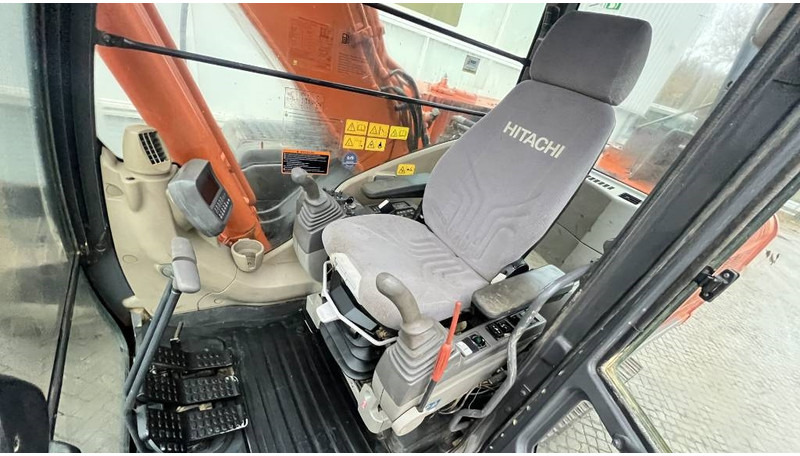 Bager goseničar Hitachi ZX 250 LC N-3: slika 10 Bager goseničar Hitachi ZX 250 LC N-3: slika 10