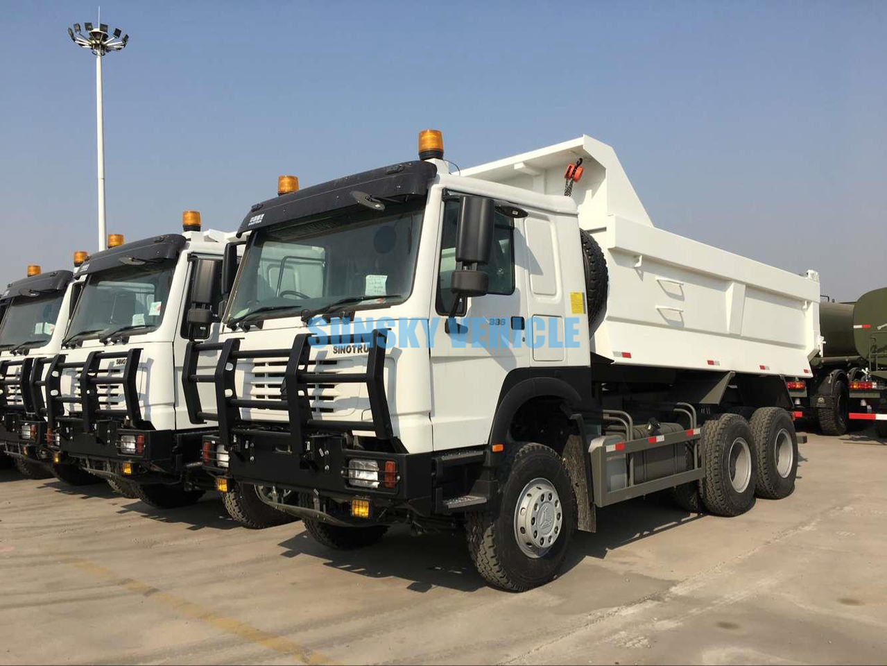 HOWO Brand New 6X4 380/430HP Tipper Truck - Tovornjak prekucnik: slika 2 HOWO Brand New 6X4 380/430HP Tipper Truck - Tovornjak prekucnik: slika 2