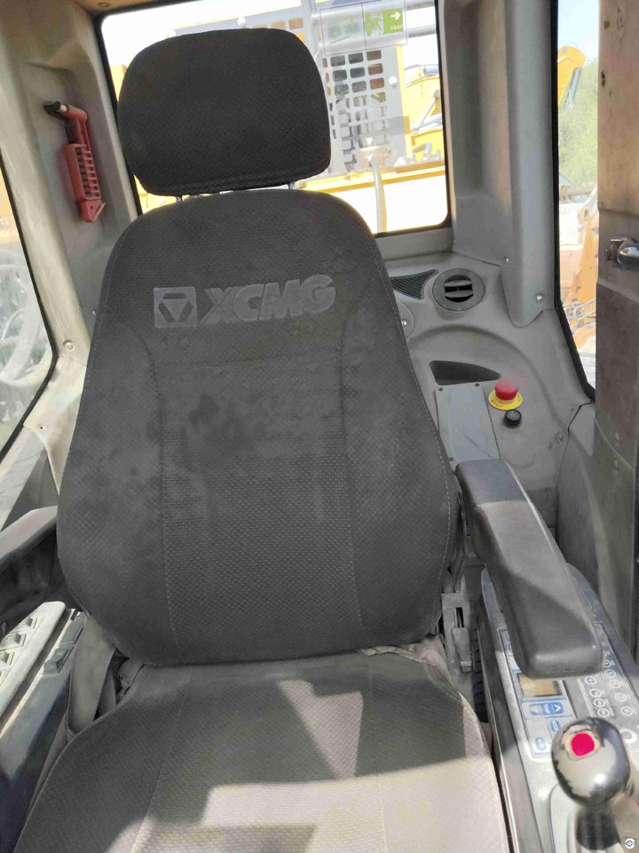 XCMG 2017 XE700D used 70 ton hydraulic crawler excavator price - Bager: slika 5 XCMG 2017 XE700D used 70 ton hydraulic crawler excavator price - Bager: slika 5