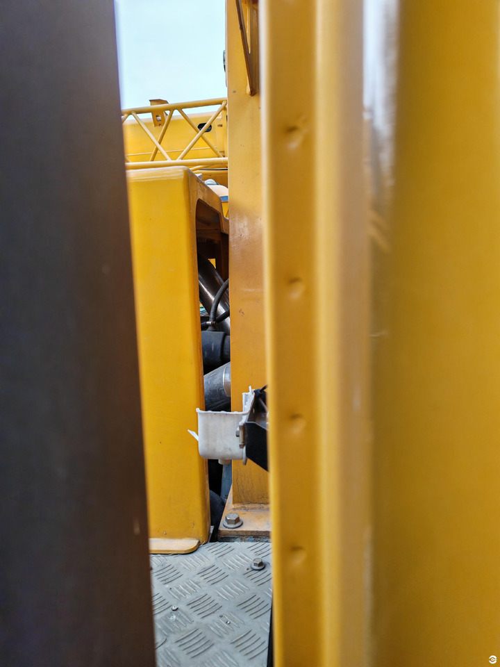 XCMG 2019 hydraulic telescopic arm 60ton truck crane XCT60_Y price - Avtodvigalo: slika 3 XCMG 2019 hydraulic telescopic arm 60ton truck crane XCT60_Y price - Avtodvigalo: slika 3