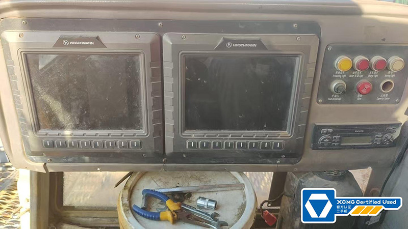 XCMG 500 tons 2016 XGC500 used lift machine crane with crawler for sale - Gosenični žerjav: slika 3 XCMG 500 tons 2016 XGC500 used lift machine crane with crawler for sale - Gosenični žerjav: slika 3