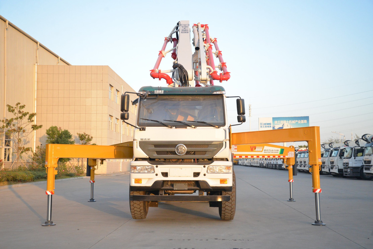 XCMG Factory Hb37V 2023 Year 37m Schwing Used Concrete Pump Truck for Sale - Črpalka za beton: slika 4 XCMG Factory Hb37V 2023 Year 37m Schwing Used Concrete Pump Truck for Sale - Črpalka za beton: slika 4