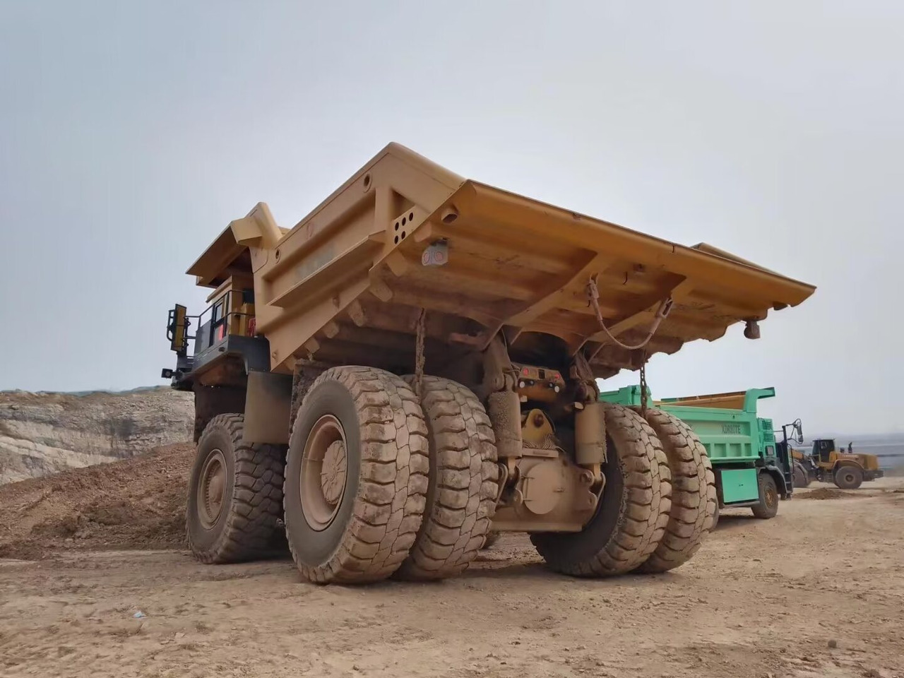 XCMG Factory Xde150 China 4X2 Used Mining Electric Dump Truck with Good Quality - Togi demper/ Demper za skale: slika 3 XCMG Factory Xde150 China 4X2 Used Mining Electric Dump Truck with Good Quality - Togi demper/ Demper za skale: slika 3