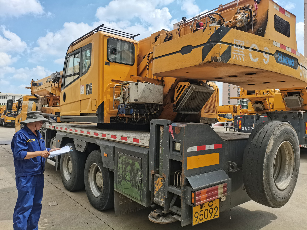 XCMG Manufacturer Second Hand Truck Crane 25 Tons XCT25L5 Mini Mobile Crane With Best Sale - Avtodvigalo: slika 3 XCMG Manufacturer Second Hand Truck Crane 25 Tons XCT25L5 Mini Mobile Crane With Best Sale - Avtodvigalo: slika 3