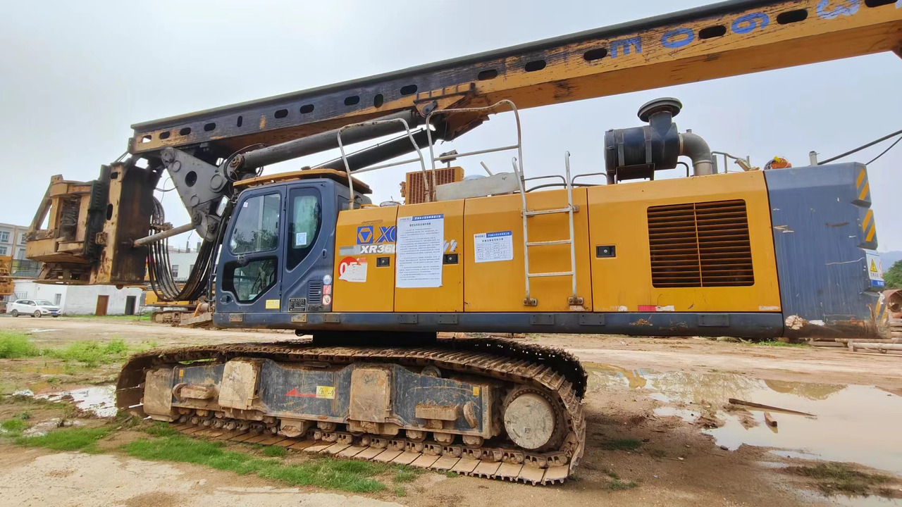 XCMG Manufacturer Used Rotary Drilling Machine XR280E Mobile Crawler Drilling Rig for sale - Vrtalna naprava: slika 2 XCMG Manufacturer Used Rotary Drilling Machine XR280E Mobile Crawler Drilling Rig for sale - Vrtalna naprava: slika 2
