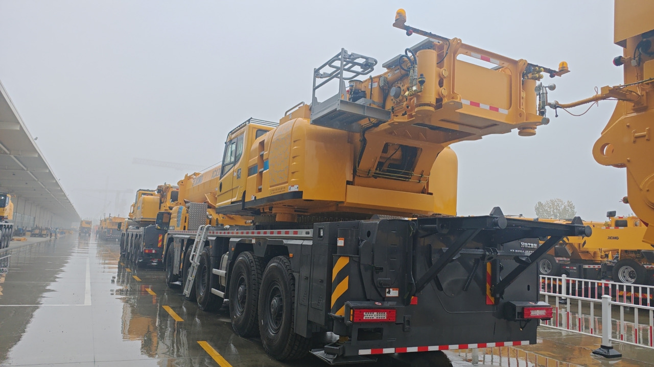 XCMG Official 2024 Year Pick Up Truck Crane 300t XCA300L8_1 Mobile All Terrain Crane Price - Avtodvigalo za vse namene: slika 4 XCMG Official 2024 Year Pick Up Truck Crane 300t XCA300L8_1 Mobile All Terrain Crane Price - Avtodvigalo za vse namene: slika 4