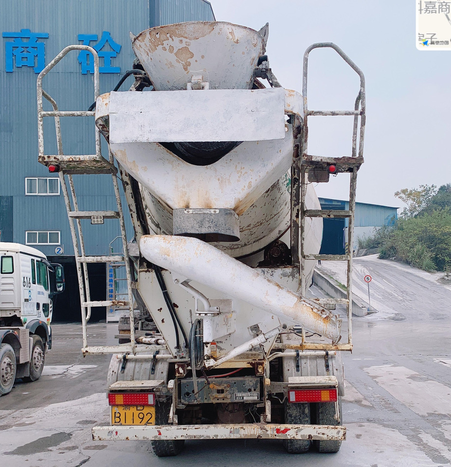 XCMG Official G4806E HOWO Cement Concrete Mixer Used 12 Cubic Meters Concrete Mixer Cement Truck - Avtomešalec: slika 4 XCMG Official G4806E HOWO Cement Concrete Mixer Used 12 Cubic Meters Concrete Mixer Cement Truck - Avtomešalec: slika 4
