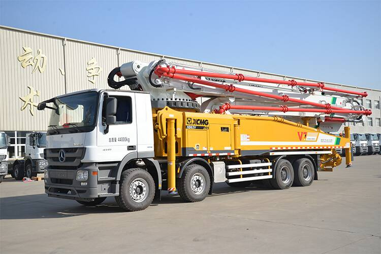 XCMG Official HB62V Concrete Pump Truck 4 Axle 62m Used Hydraulic Concrete Boom Pump Truck - Črpalka za beton: slika 2 XCMG Official HB62V Concrete Pump Truck 4 Axle 62m Used Hydraulic Concrete Boom Pump Truck - Črpalka za beton: slika 2