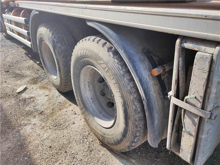 XCMG Official Hb60K 2016 Year Used 56m Truck-Mounted Concrete Pump Truck for Sale - Črpalka za beton: slika 5 XCMG Official Hb60K 2016 Year Used 56m Truck-Mounted Concrete Pump Truck for Sale - Črpalka za beton: slika 5