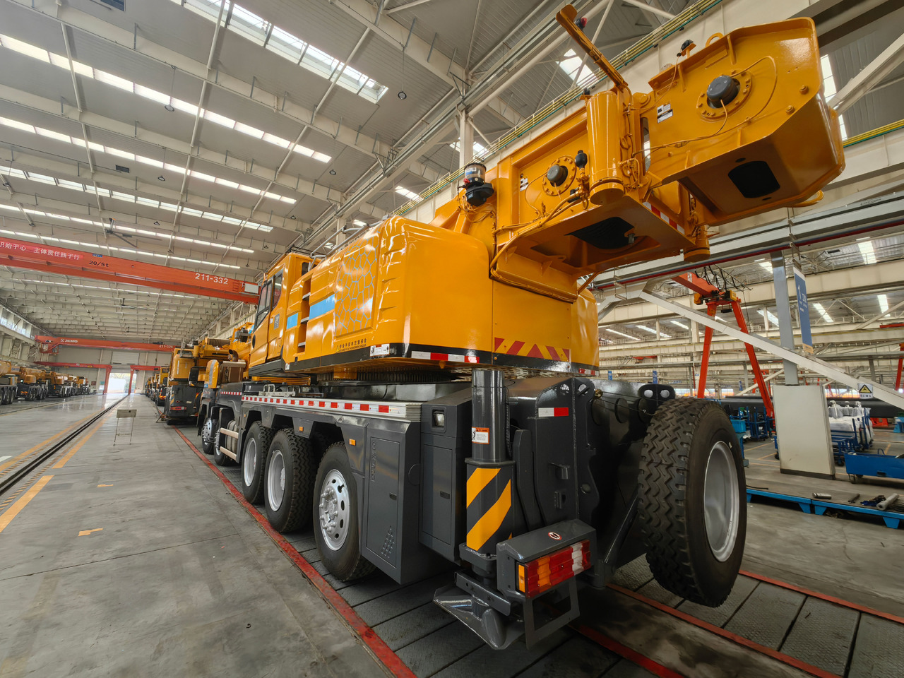 XCMG Official Mobile Crane Machine XCT110 110t Used Truck Crane For Sale - Avtodvigalo: slika 2 XCMG Official Mobile Crane Machine XCT110 110t Used Truck Crane For Sale - Avtodvigalo: slika 2