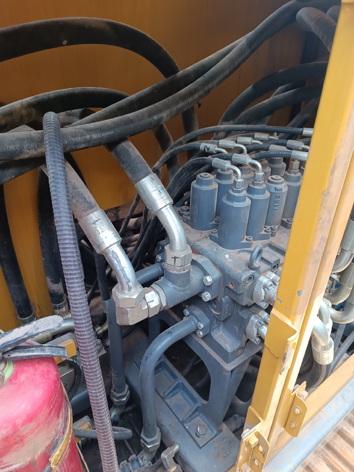 XCMG Official Second Hand 2020 Year XR240E Rotary Drilling Crawler Drilling Machine With Best Sale - Vrtalna naprava: slika 5 XCMG Official Second Hand 2020 Year XR240E Rotary Drilling Crawler Drilling Machine With Best Sale - Vrtalna naprava: slika 5