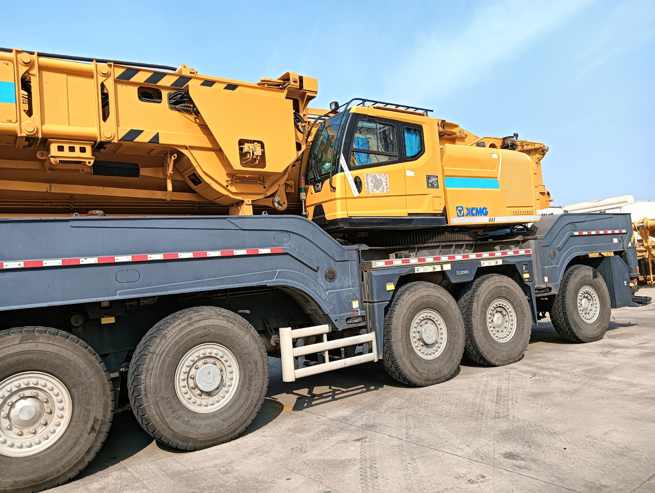 XCMG Official Second Hand 500 Ton Truck Crane XCA500 All Terrain Crane - Avtodvigalo za vse namene: slika 4 XCMG Official Second Hand 500 Ton Truck Crane XCA500 All Terrain Crane - Avtodvigalo za vse namene: slika 4
