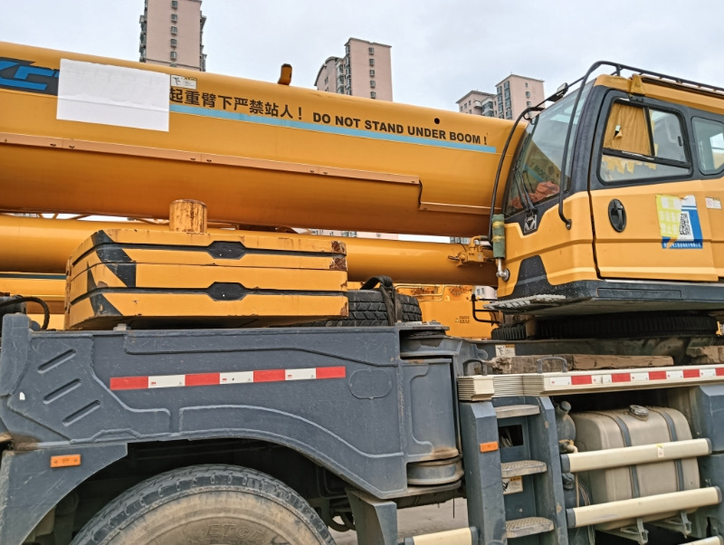 XCMG Official Second Hand Hydraulic Truck Crane XCT80L6 6-Section Arm Mobile Truck Crane For Sale - Avtodvigalo: slika 3 XCMG Official Second Hand Hydraulic Truck Crane XCT80L6 6-Section Arm Mobile Truck Crane For Sale - Avtodvigalo: slika 3