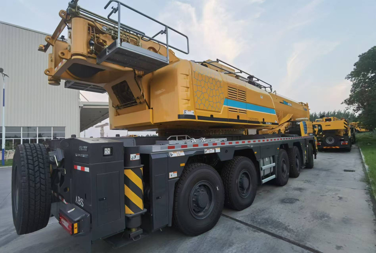XCMG Official Used 200ton Truck Lifting Crane XCA200L8 Hydraulic Mobile Crane Price List - Avtodvigalo za vse namene: slika 4 XCMG Official Used 200ton Truck Lifting Crane XCA200L8 Hydraulic Mobile Crane Price List - Avtodvigalo za vse namene: slika 4