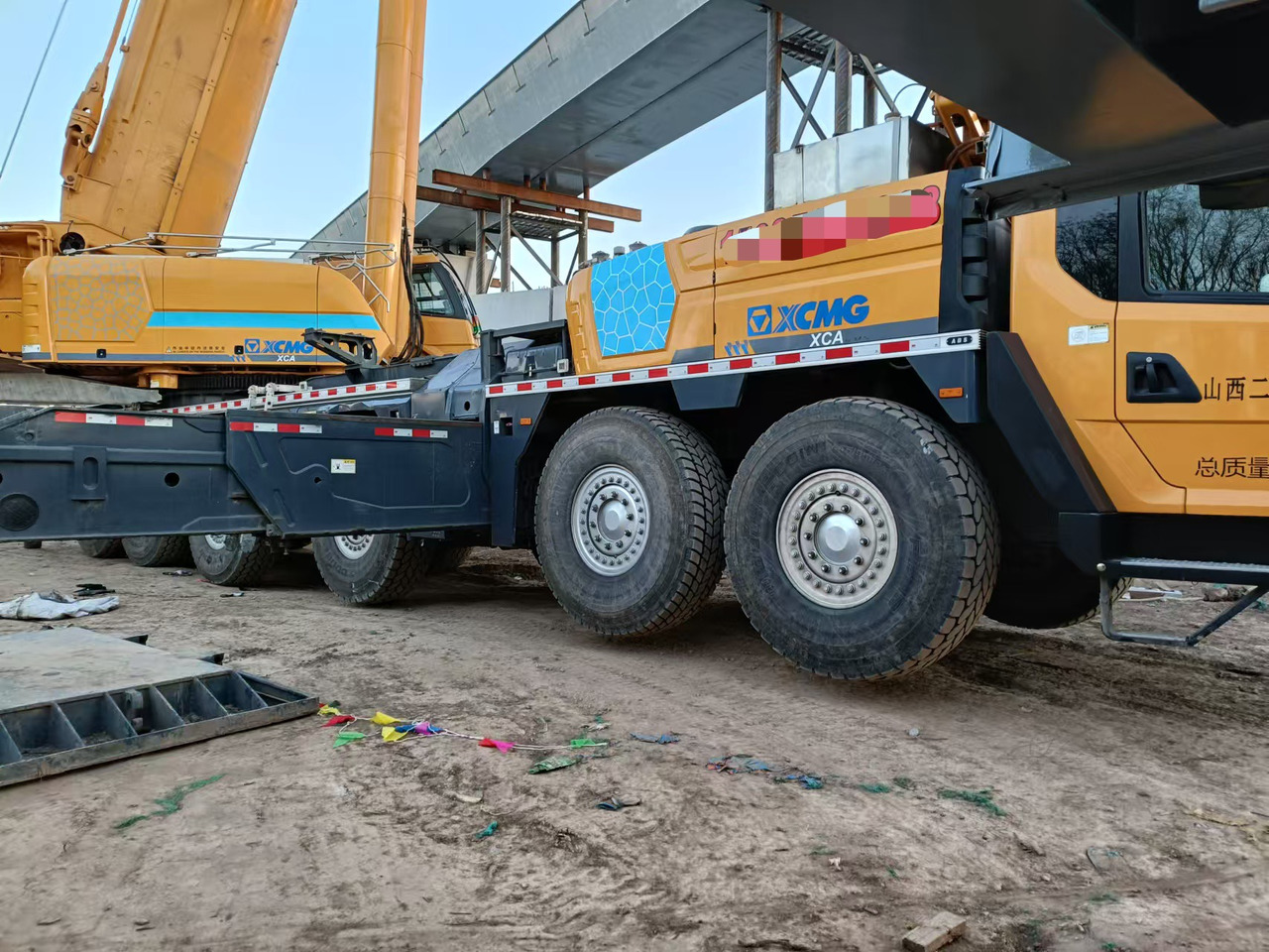 XCMG Official Used 460t All Terrain Crane XCA460 Hydraulic Truck Crane Hot Sale - Avtodvigalo za vse namene: slika 5 XCMG Official Used 460t All Terrain Crane XCA460 Hydraulic Truck Crane Hot Sale - Avtodvigalo za vse namene: slika 5
