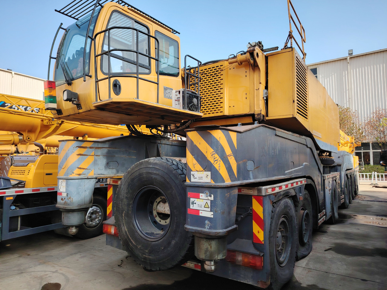XCMG Official Used Heavy Duty Hydraulics Crane QAY650A All Terrain Cranes For Sale 650 Ton - Avtodvigalo za vse namene: slika 4 XCMG Official Used Heavy Duty Hydraulics Crane QAY650A All Terrain Cranes For Sale 650 Ton - Avtodvigalo za vse namene: slika 4