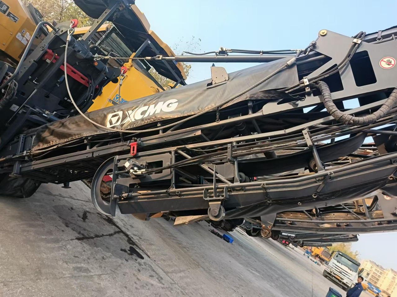 XCMG Official Used Road Asphalt Milling Machine XM1005K Asphalt Cold Planer Machine Price For Sale - Freza za asfalt: slika 4 XCMG Official Used Road Asphalt Milling Machine XM1005K Asphalt Cold Planer Machine Price For Sale - Freza za asfalt: slika 4