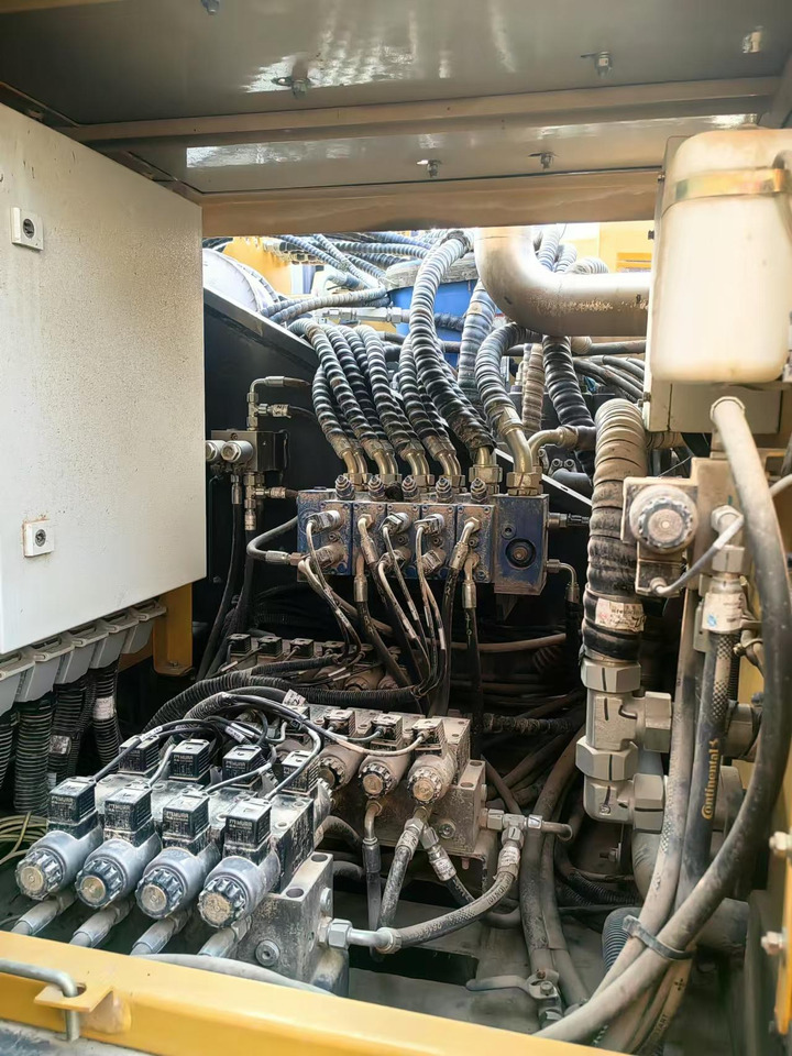 XCMG Official XR160E 56m Depth Hydraulic Borehole Drilling Rig Machine Rotary Piling - Vrtalna naprava: slika 2 XCMG Official XR160E 56m Depth Hydraulic Borehole Drilling Rig Machine Rotary Piling - Vrtalna naprava: slika 2