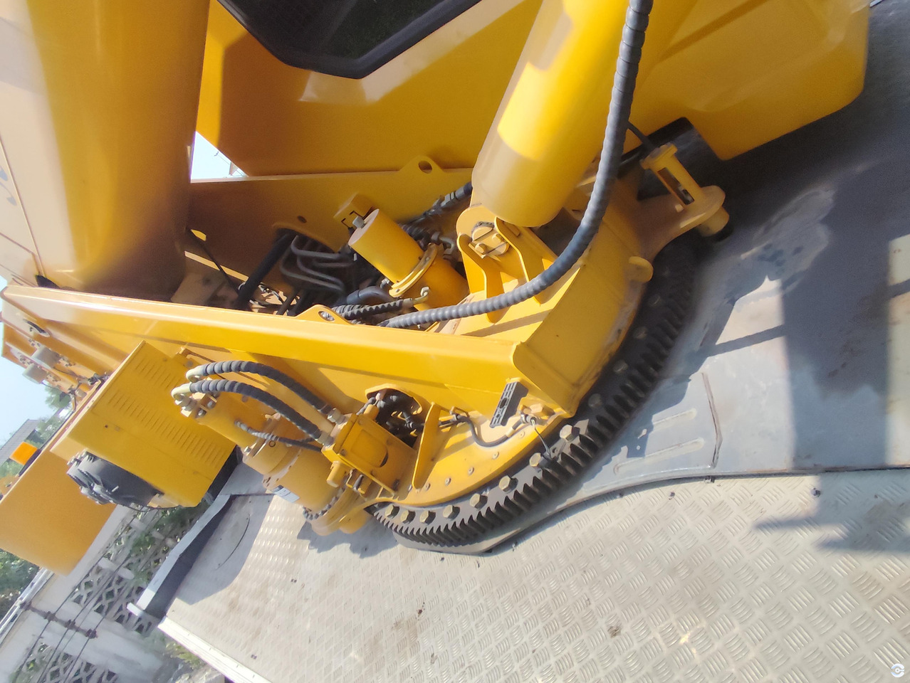 XCMG QAY300 300ton all terrain crane truck price - Avtodvigalo za vse namene: slika 2 XCMG QAY300 300ton all terrain crane truck price - Avtodvigalo za vse namene: slika 2