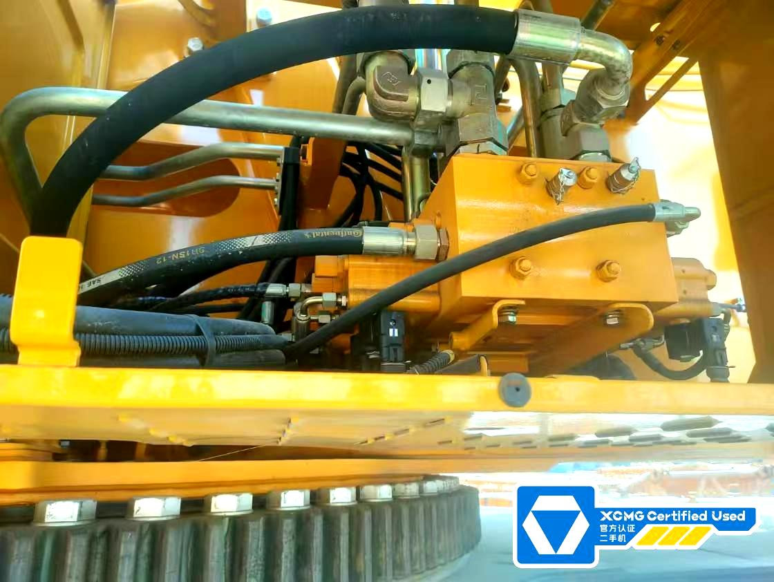 XCMG QY180K5C hydraulic telescopic boom diesel lift crane truck - Avtodvigalo: slika 3 XCMG QY180K5C hydraulic telescopic boom diesel lift crane truck - Avtodvigalo: slika 3