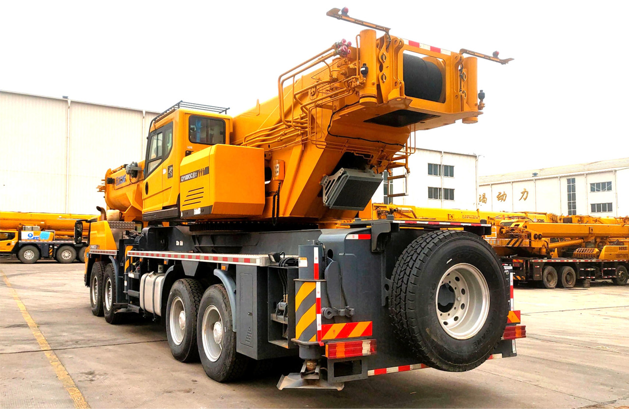 XCMG QY180K5C hydraulic telescopic boom diesel lift crane truck - Avtodvigalo: slika 4 XCMG QY180K5C hydraulic telescopic boom diesel lift crane truck - Avtodvigalo: slika 4