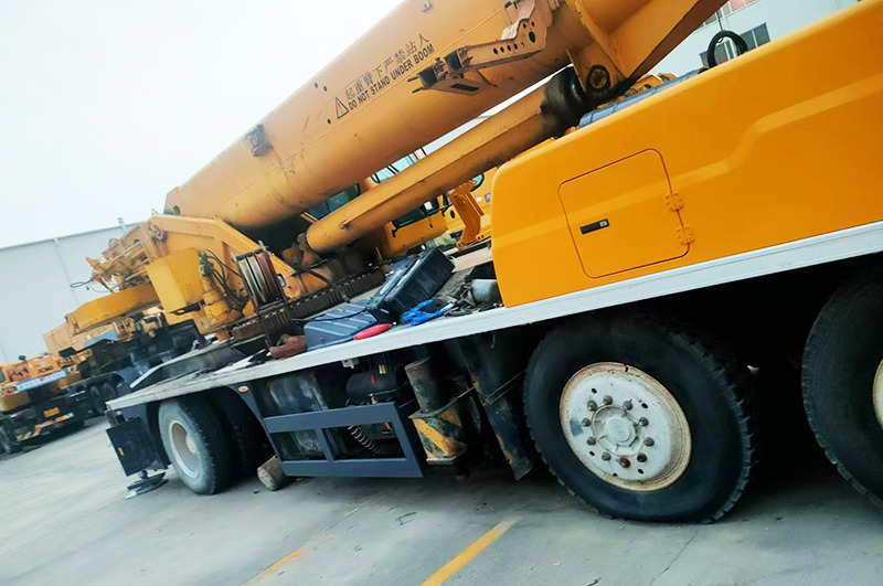 XCMG QY70K-I 70ton lifting machine hoist truck crane price - Avtodvigalo: slika 3 XCMG QY70K-I 70ton lifting machine hoist truck crane price - Avtodvigalo: slika 3