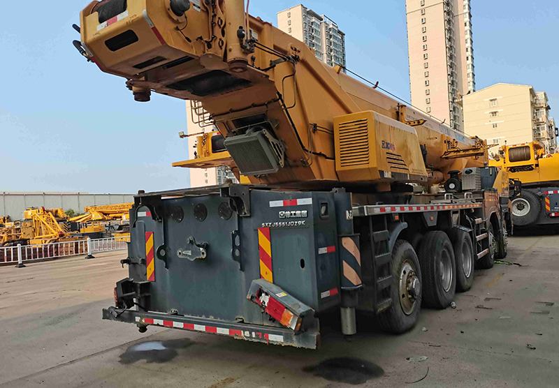 XCMG QY95K7C 90ton 95ton second hand hydraulic crane price - Avtodvigalo: slika 3 XCMG QY95K7C 90ton 95ton second hand hydraulic crane price - Avtodvigalo: slika 3
