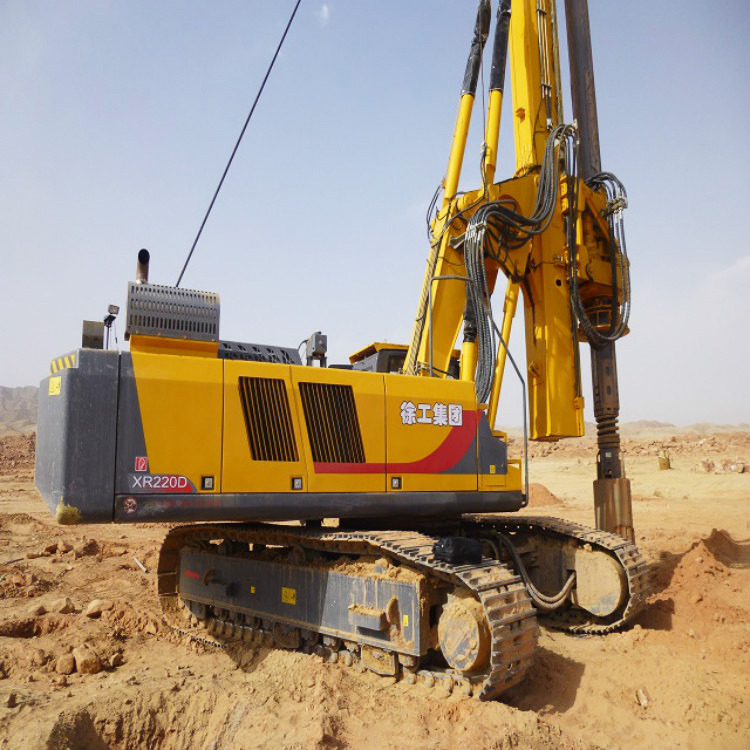 XCMG Retread Machine XR220D 220kn 50m Rotary Drilling Rig For Sale - Vrtalna naprava: slika 4 XCMG Retread Machine XR220D 220kn 50m Rotary Drilling Rig For Sale - Vrtalna naprava: slika 4