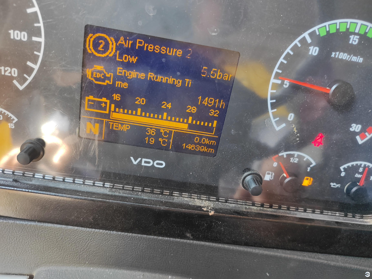 XCMG XCT100_M 100ton 2021 used mobile truck crane for sale - Avtodvigalo: slika 4 XCMG XCT100_M 100ton 2021 used mobile truck crane for sale - Avtodvigalo: slika 4