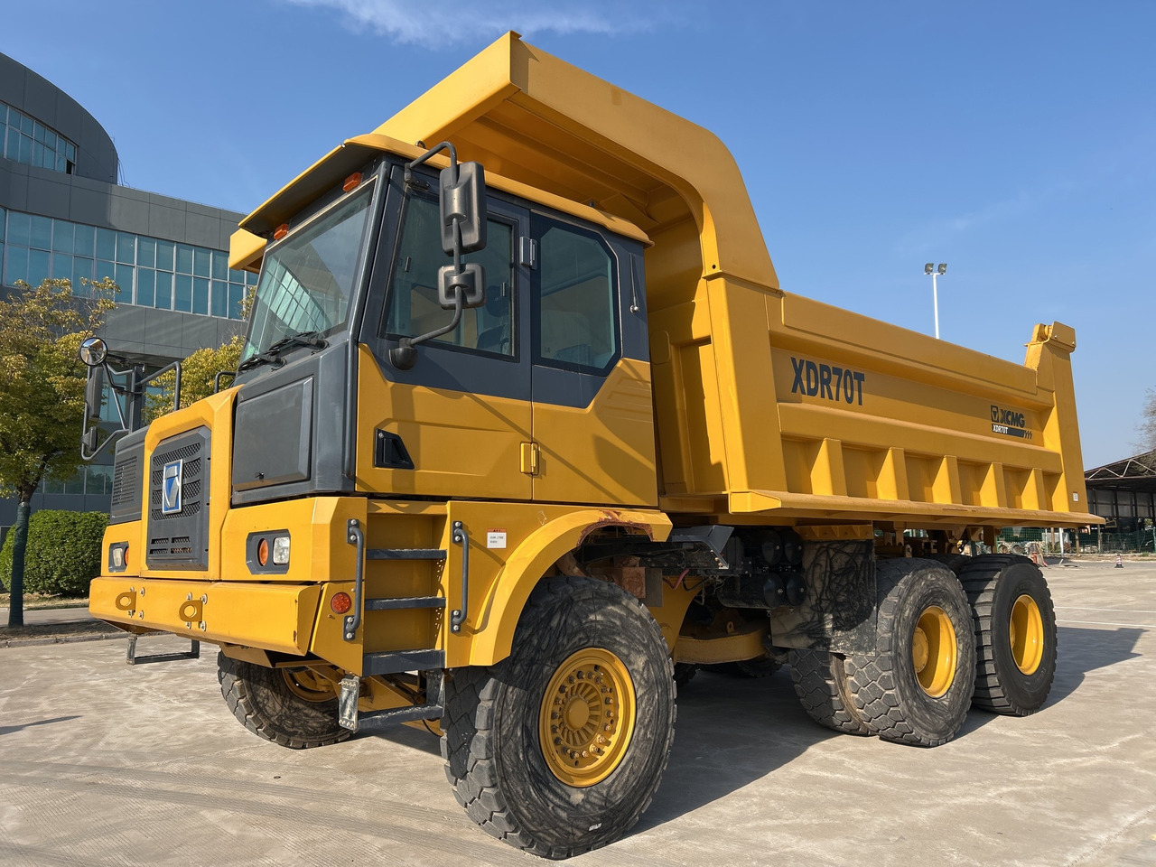 XCMG XDR70T second hand mining dump truck price - Rudarski stroji: slika 2 XCMG XDR70T second hand mining dump truck price - Rudarski stroji: slika 2