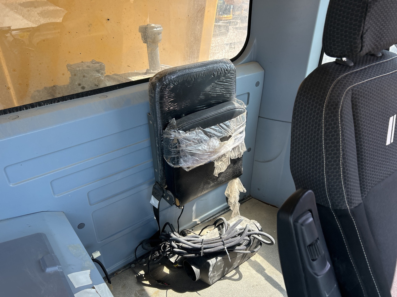 XCMG XDR85T large 85ton mining truck wheeled - Rudarski stroji: slika 3 XCMG XDR85T large 85ton mining truck wheeled - Rudarski stroji: slika 3