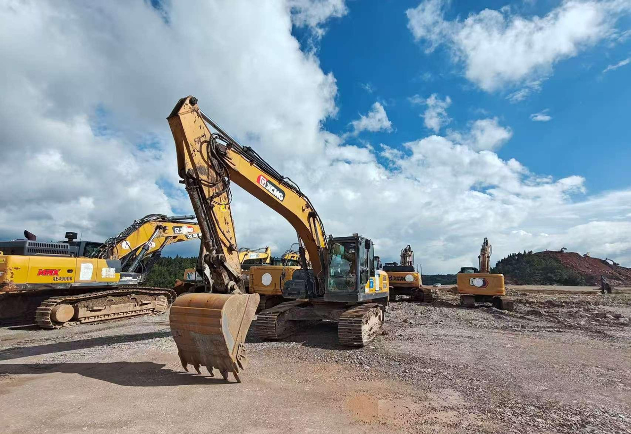 XCMG XE215DA hot sale used excavator hydraulic 21ton price - Bager goseničar: slika 2 XCMG XE215DA hot sale used excavator hydraulic 21ton price - Bager goseničar: slika 2