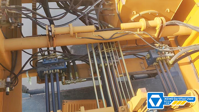 XCMG XGC650 650 ton second hand crawler crane for sale - Gosenični žerjav: slika 2 XCMG XGC650 650 ton second hand crawler crane for sale - Gosenični žerjav: slika 2