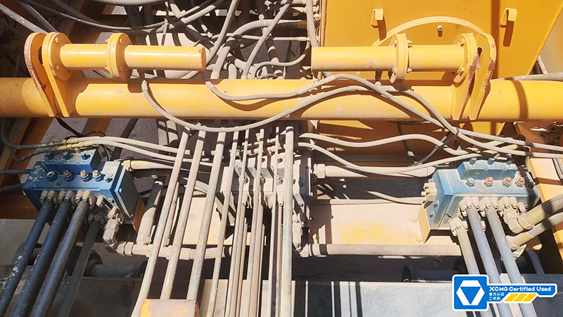 XCMG XGC650 650ton used hydraulic crawler crane for sale - Gosenični žerjav: slika 2 XCMG XGC650 650ton used hydraulic crawler crane for sale - Gosenični žerjav: slika 2