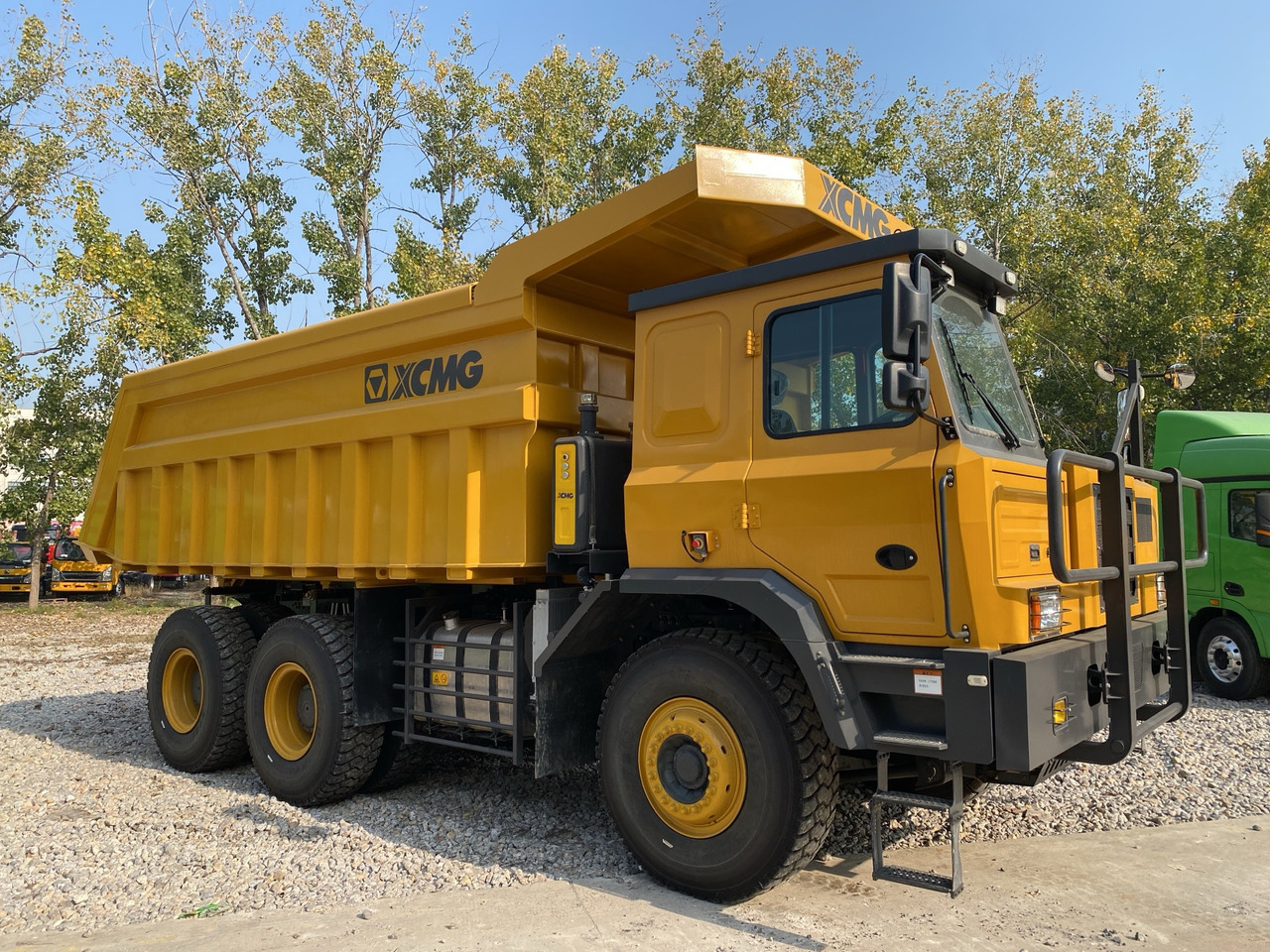 XCMG XKT105A used Wide-Body dump truck for mining - Rudarski stroji: slika 3 XCMG XKT105A used Wide-Body dump truck for mining - Rudarski stroji: slika 3