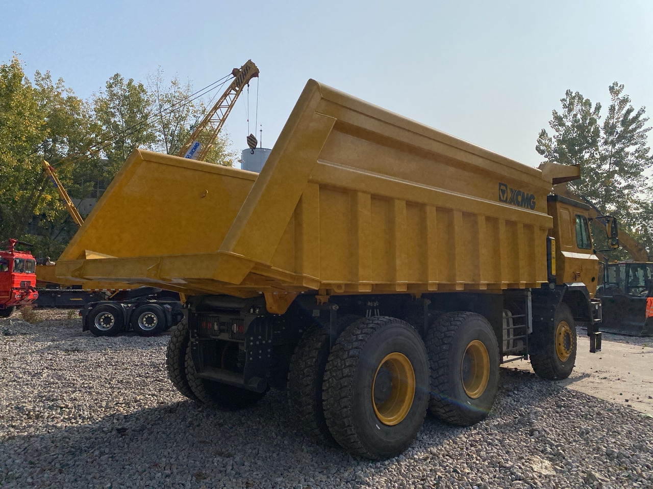 XCMG XKT105A used Wide-Body dump truck for mining - Rudarski stroji: slika 4 XCMG XKT105A used Wide-Body dump truck for mining - Rudarski stroji: slika 4