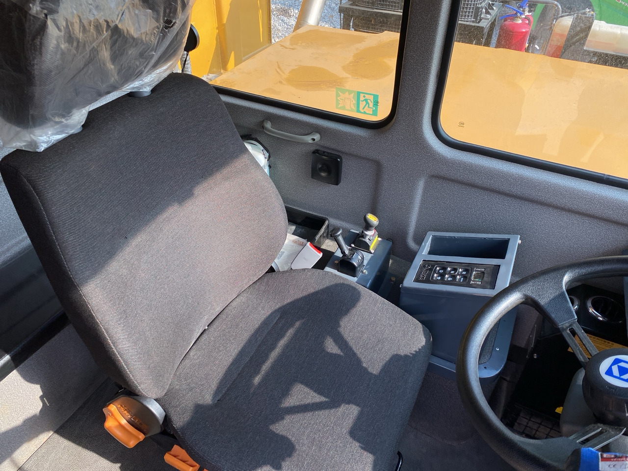 XCMG XKT105A used Wide-Body dump truck for mining - Rudarski stroji: slika 2 XCMG XKT105A used Wide-Body dump truck for mining - Rudarski stroji: slika 2