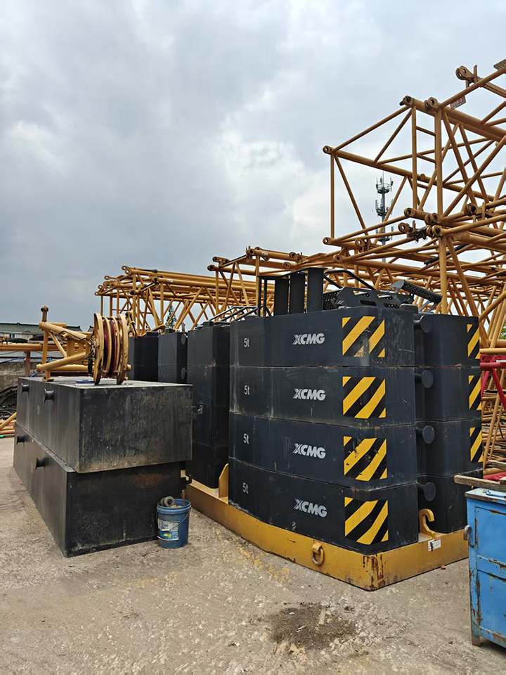 XCMG XLC200M small middle 200ton used crawler crane 2023 for sale - Gosenični žerjav: slika 5 XCMG XLC200M small middle 200ton used crawler crane 2023 for sale - Gosenični žerjav: slika 5