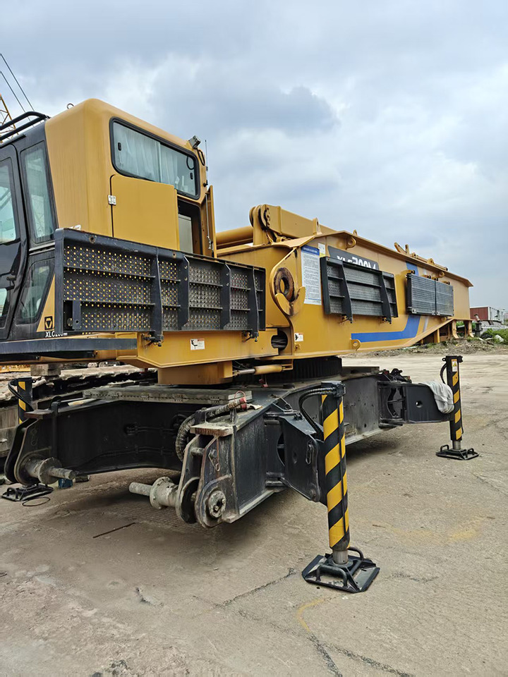 XCMG XLC200M small middle 200ton used crawler crane 2023 for sale - Gosenični žerjav: slika 3 XCMG XLC200M small middle 200ton used crawler crane 2023 for sale - Gosenični žerjav: slika 3