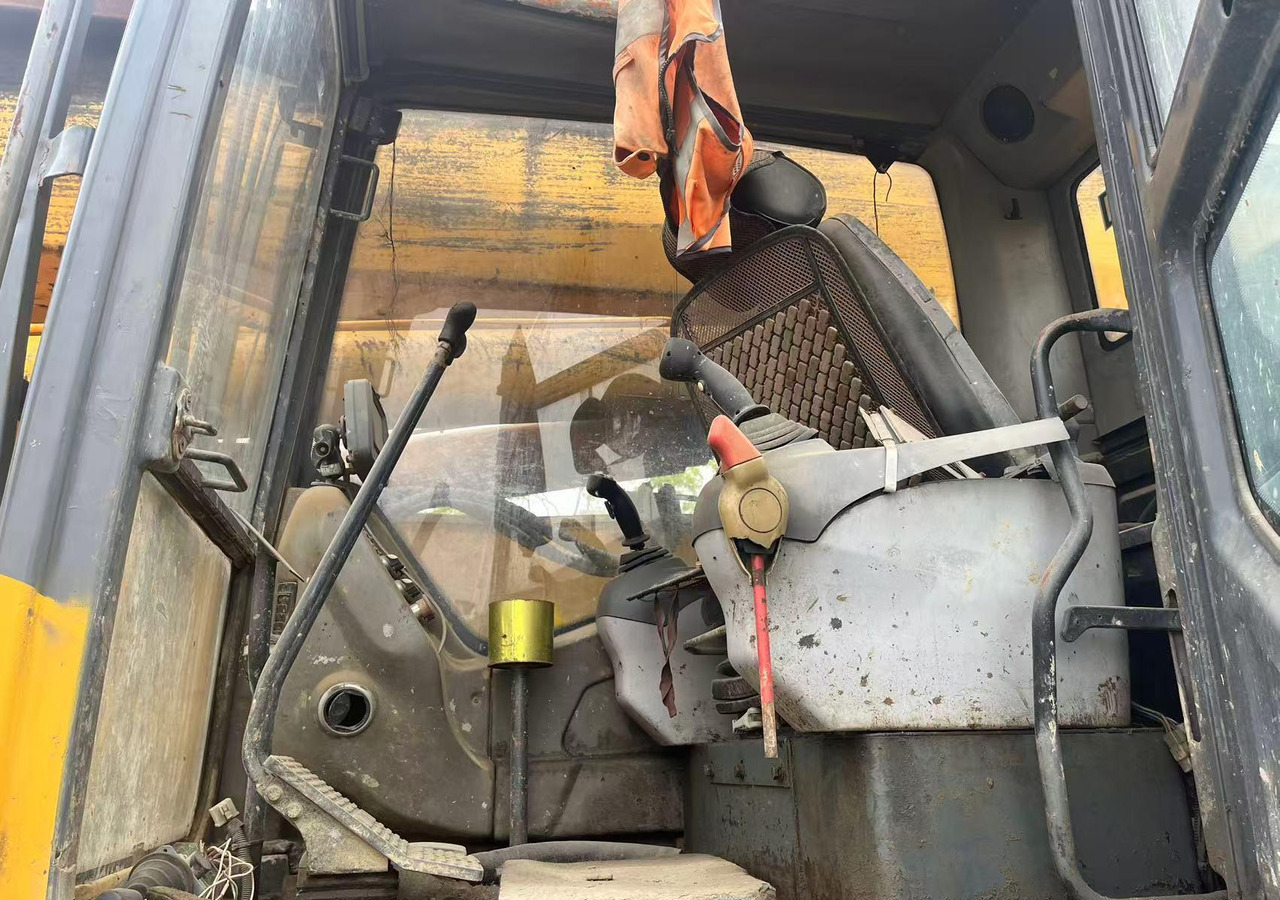 XCMG XR220D portable crawler rotary drilling rig 25m - Vrtalna naprava: slika 2 XCMG XR220D portable crawler rotary drilling rig 25m - Vrtalna naprava: slika 2