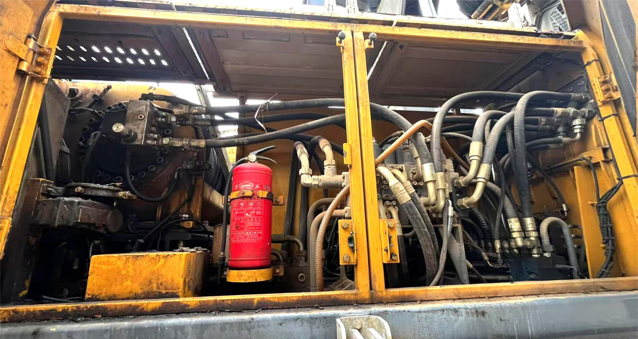 XCMG XR240E second hand rotary drilling rig pile machine price - Vrtalna naprava: slika 3 XCMG XR240E second hand rotary drilling rig pile machine price - Vrtalna naprava: slika 3