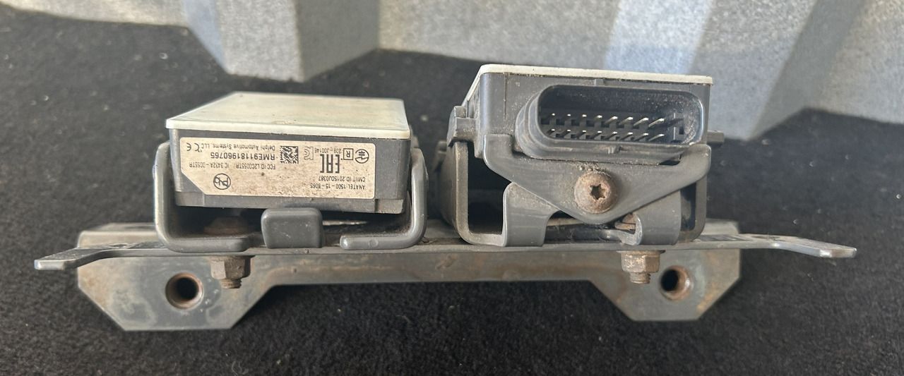 ACTROS MP4 RBZ RADAR CONTROL MODULE - ECU: slika 3 ACTROS MP4 RBZ RADAR CONTROL MODULE - ECU: slika 3