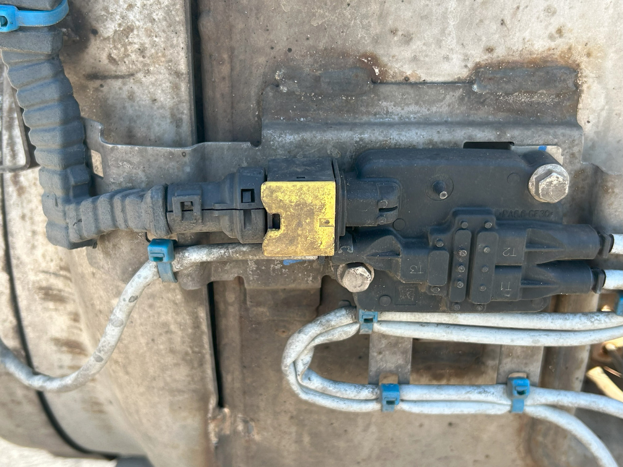 DAF CF EURO 6 COMPLETE CATALYTIC CONVERTER - Katalizator za Tovornjak: slika 5 DAF CF EURO 6 COMPLETE CATALYTIC CONVERTER - Katalizator za Tovornjak: slika 5